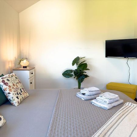 Serenity Vista Retreat Bnb Bescheid 외부 사진