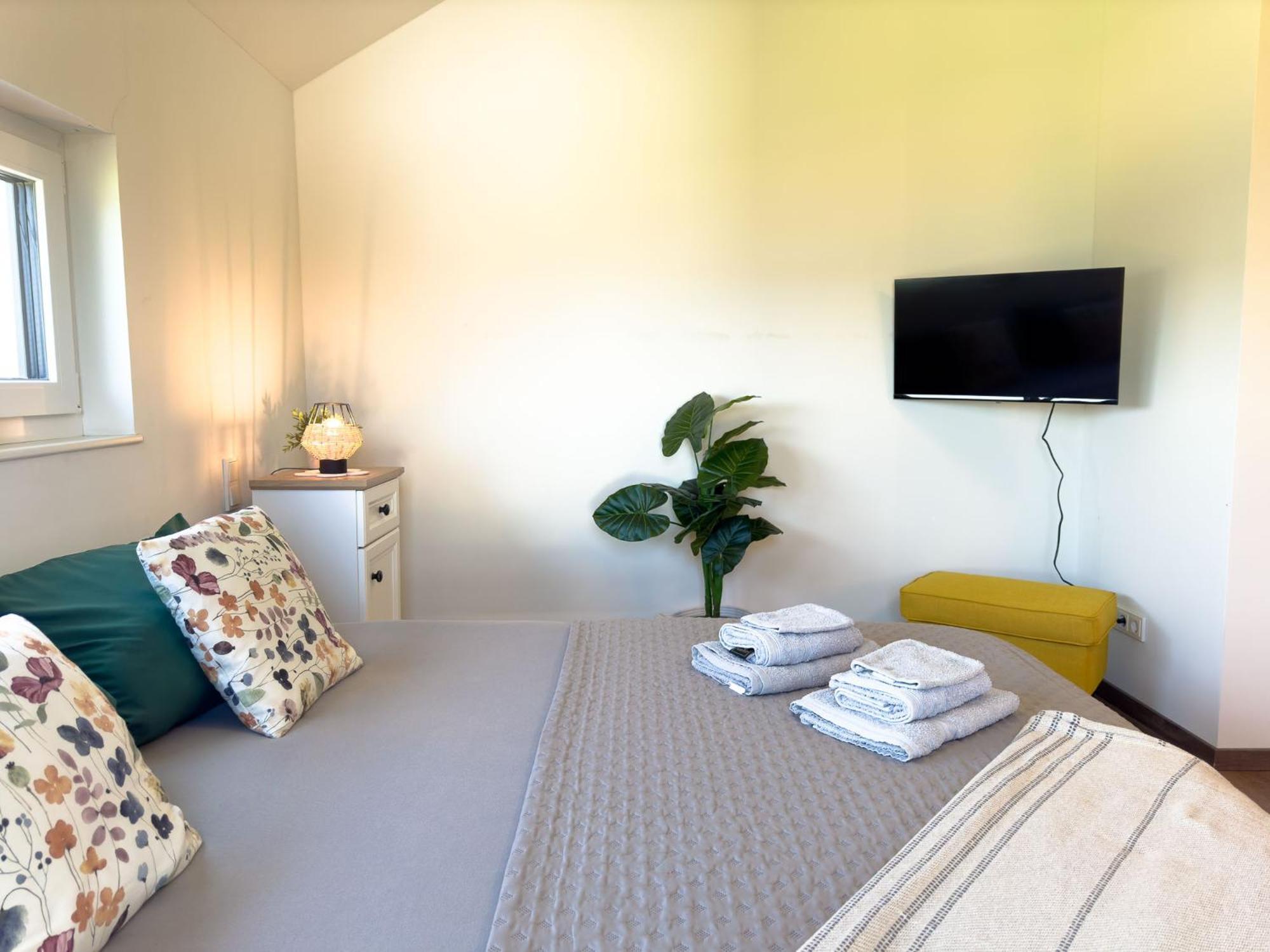 Serenity Vista Retreat Bnb Bescheid 외부 사진