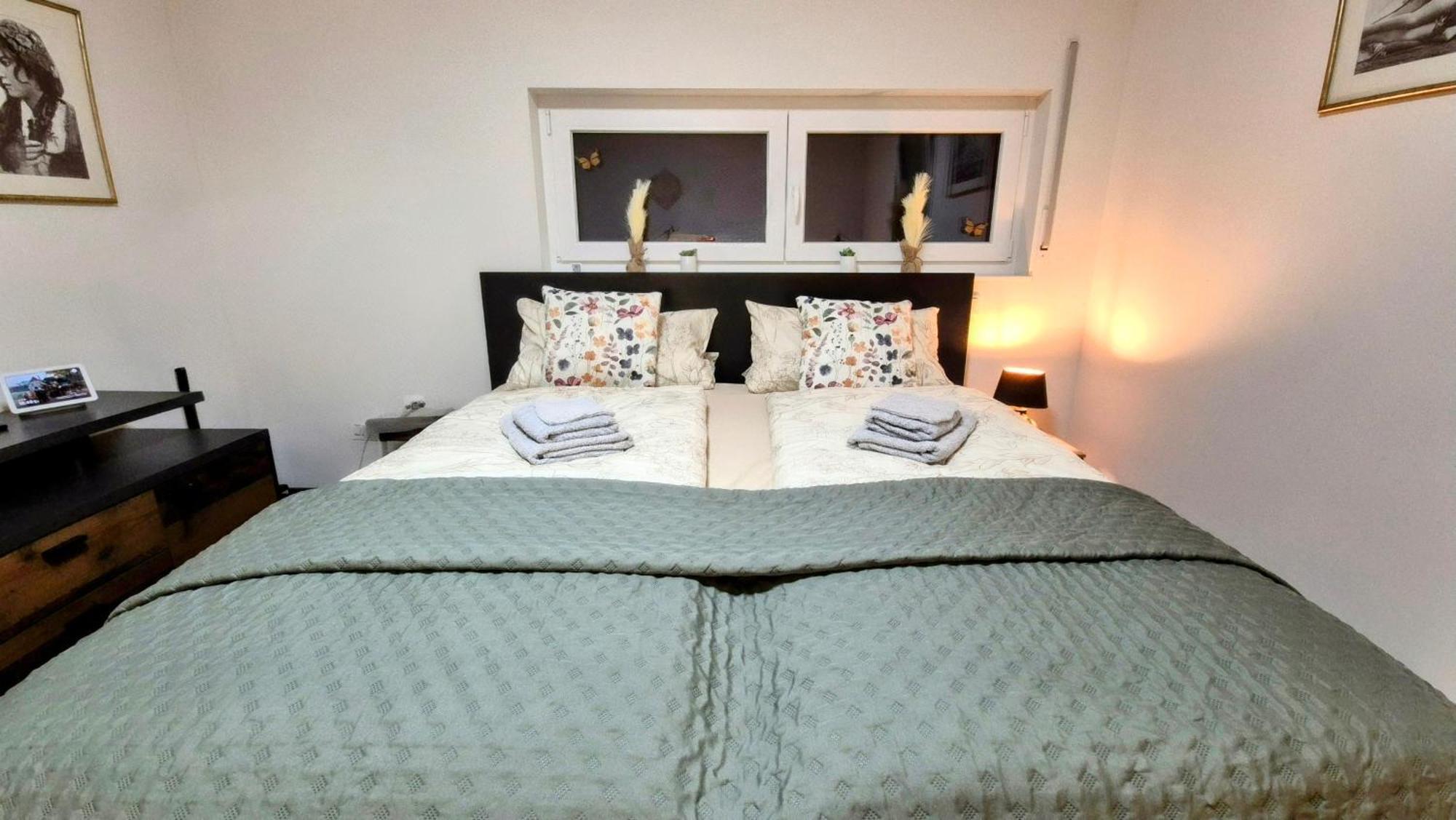 Serenity Vista Retreat Bnb Bescheid 외부 사진